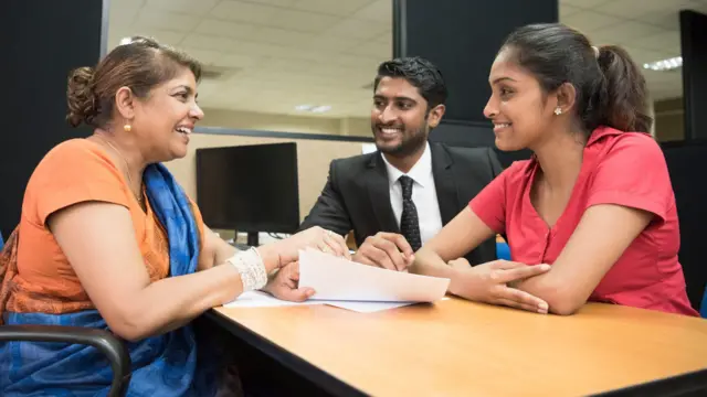 මෙරට පිරිමි පුද්ගලයන්ගේ අපේක්ෂිත ආයු කාලය වයස අවුරුදු 76 දක්වාත් කාන්තාවන්ගේ අපේක්ෂිත ආයු කාලය වයස අවුරුදු 80 දක්වාත් ඉහළ