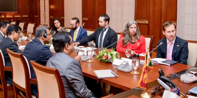 ඇමෙරිකානු නියෝජිත පිරිස