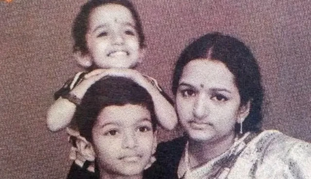 'வாரிசு' விஜய் பிறந்தநாள்: ஜோசஃப் விஜய் இளைய தளபதியாகி தளபதியாக உயர்ந்த கதை - நீங்கள் அறிந்திராத பல தகவல்களுடன்