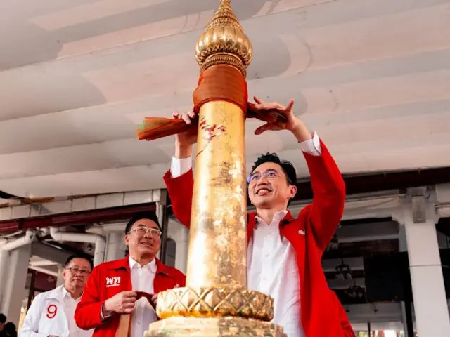 แคนดิเดตนายกฯ ของพรรคเพื่อไทยสักการะศาลหลักเมือง กทม. ก่อนขึ้นเวทีปราศรัยใน กทม. ครั้งแรก 8 ม.ค.