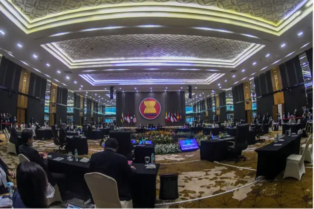 အာဆီယံနိုင်ငံခြားရေးဝန်ကြီးတွေရဲ့ အထူးအစည်းအဝေး