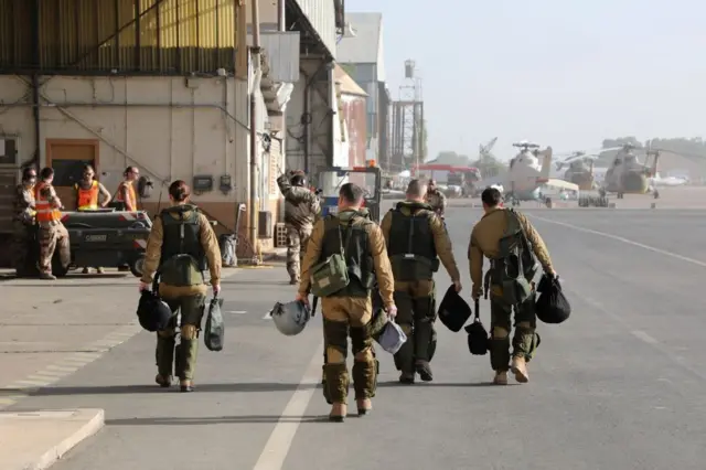 L'Opération Eperviers a été transformé en dispositif Eperviers qui est resté en vigueur jusqu'en 2014 au Tchad. 