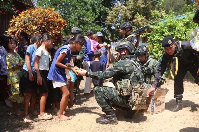 ဖေဖော်ဝါရီ ၂၈ ရက်မှာ ထိုင်းဘက်ခြမ်း စစ်ရှောင်ကြရတဲ့ ကရင်ပြည်နယ်က ဒေသခံတွေ