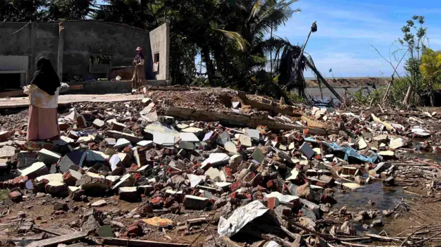 Reruntuhan rumah Mawaddah yang diterjang banjir November lalu.
