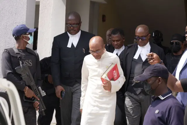 Godwin Emefiele dey leave court