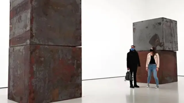 Exposition de l'oeuvre à New York.