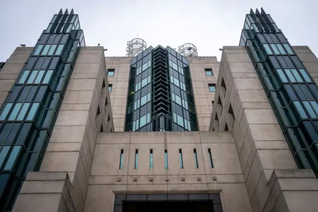 బ్లేజ్ మెట్రివెలి , ఫారిన్ ఇంటెలిజెన్స్ సర్వీస్, MI6