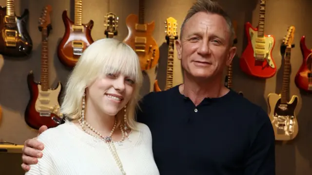 Били Ајлиш је једна од звезда која је на списку за извођење музичке теме за филм о Џејмсу Бонду 