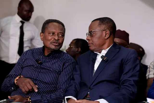 Georges Anicet Ekane (à gauche) et Maurice Kamto à droite