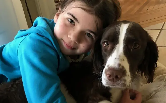 Lulu Johnson était une fillette de 11 ans heureuse et épanouie, avant de présenter soudainement une série de symptômes inquiétants en 2019.