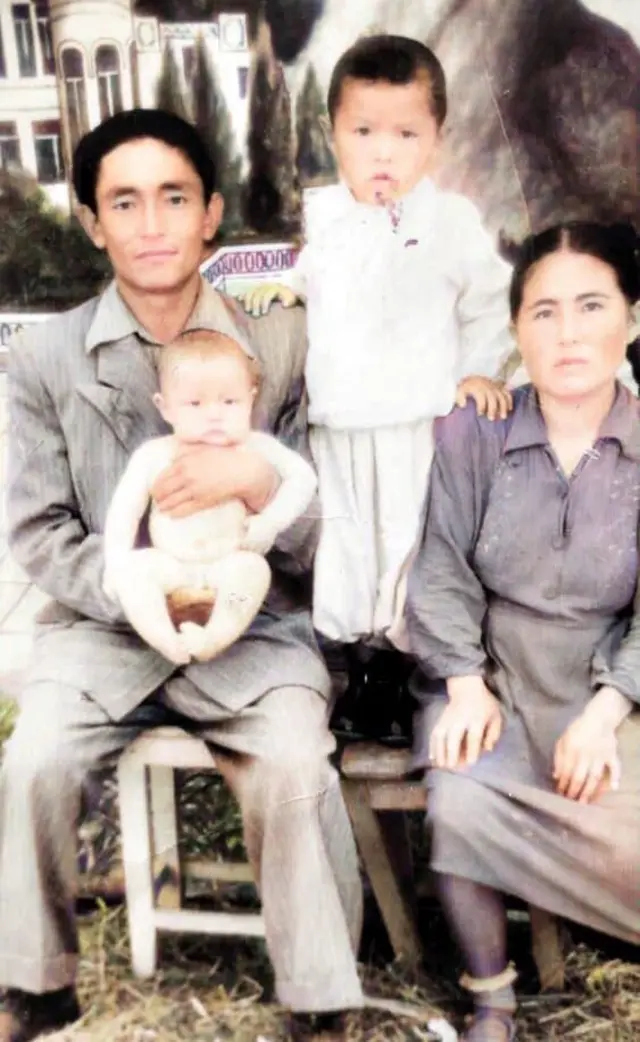 Өзүнүн архиви