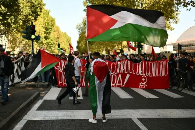 تجمع در ایتالیا در اعتراض به توقیف کاروان صمود