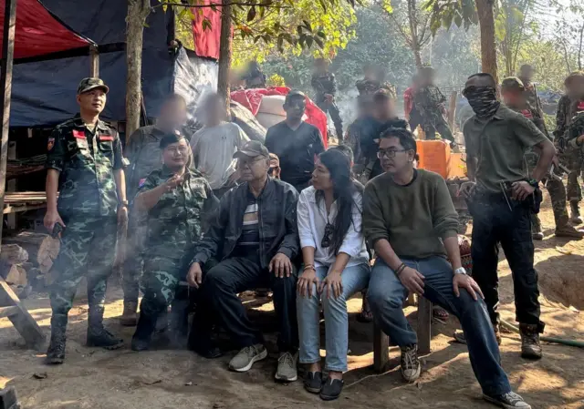 KNLA က ဗိုလ်ဒါဘော ဦးဆောင်တဲ့ ကော်ဘရာစစ်ကြောင်း ကို သွားရောက်တွေ့ဆုံခဲ့တဲ့ NUG ဝန်ကြီးချုပ် မန်းဝင်းခိုင်သန်းနဲ့အဖွဲ့ 