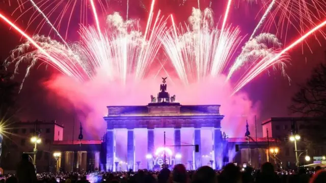 બીબીસી ગુજરાતી, ગુજરાત, બીબીસી, અમદાવાદ, મુંબઈ, નવું વર્ષ, ન્યૂ યર સેલિબ્રેશન, 