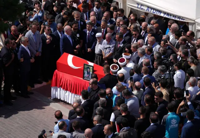 TBMM Başkanı Numan Kurtulmuş cenaze töreninde yaptığı konuşmada, "Katillerinden bütün uluslararası mahkemelerde hesap sorulacak" dedi