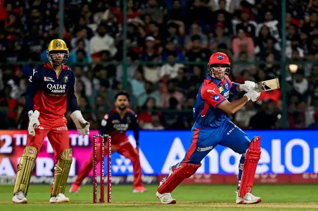 RCB vs DC: வெற்றி நடை போடும் டெல்லி அணி - கே.எல்.ராகுலின் அதிரடிக்கு ஆர்சிபி பணிந்தது ஏன்?