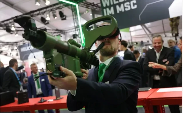 Gantaalka Stinger ayaa dhererkiisu yahay 1.52 mitir. Halka culeyskiisu dhan yahay 10.1 kiiloogaraam. 