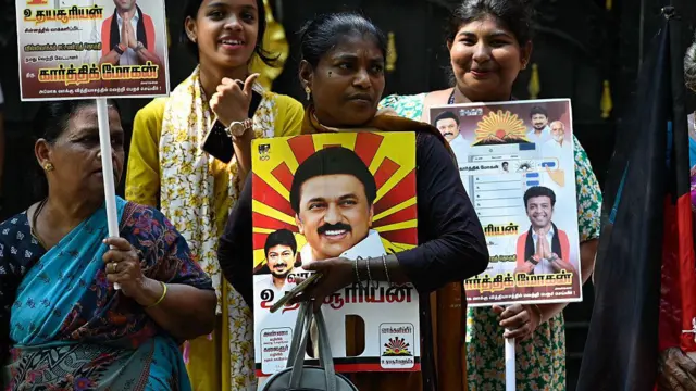 2026 தேர்தலுக்குப் பிந்தைய கருத்துக்கணிப்புகள், திமுக, அதிமுக, தவெக
