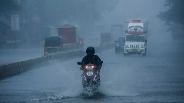 புயல், கடல், பிபர்ஜாய், குஜராத் 