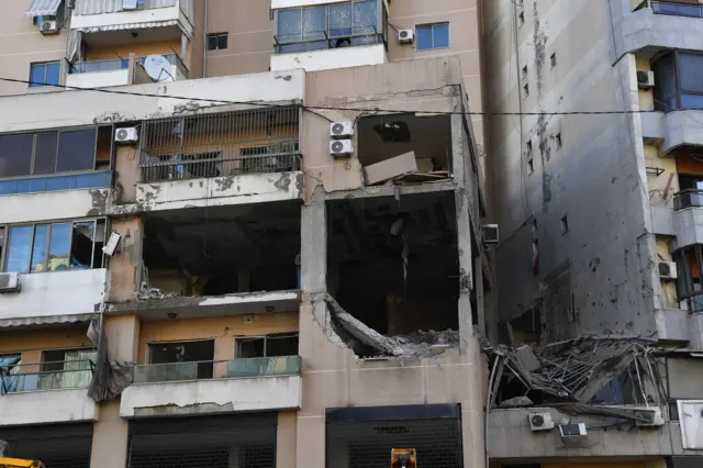 ပျက်စီးသွားတဲ့အဆောက်အအုံ 