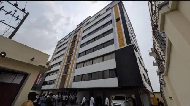 Aworan ile nla naa ree.