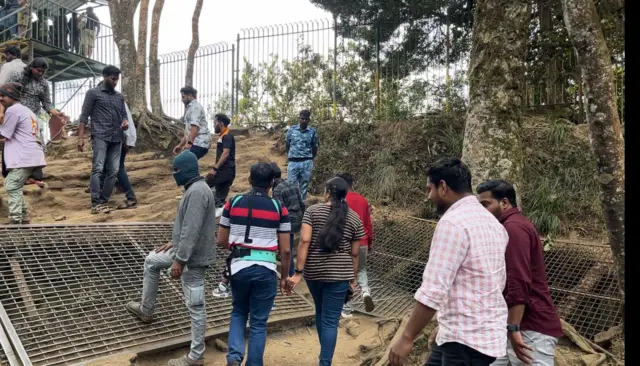 குணா குகை 