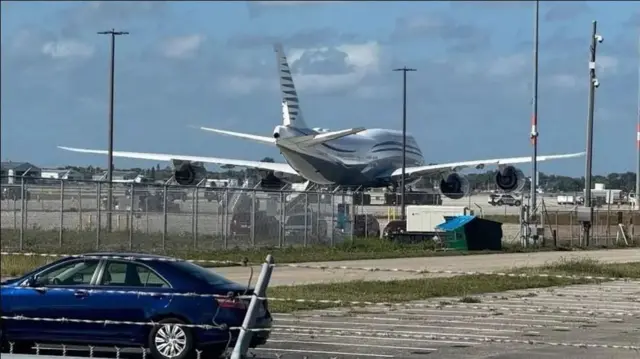 Trump ayaa diyaaradda ku kormeeray goobtiisa dalxiiska ee Palm Beach bishii Febraayo ee la soo dhaafay.
