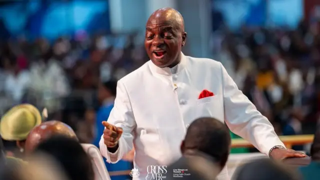 Bishọpụ David Oyedepo bụ onyeisi ụlọụka Living Faith Church a maara dịka Winners Chapel