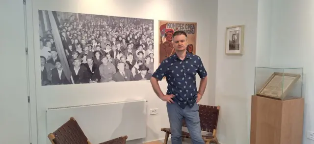 Milan Radanović radi kao istoričar u Arhiva Srba u Hrvatskoj