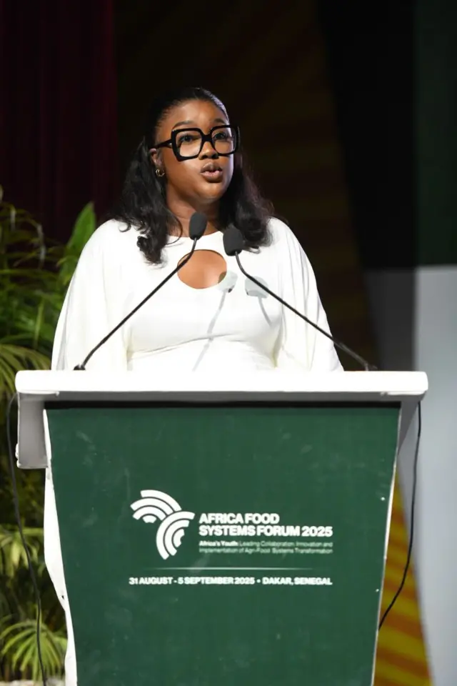 Claudia Senghor s'exprime lors du forum sur les systèmes alimentaires. 