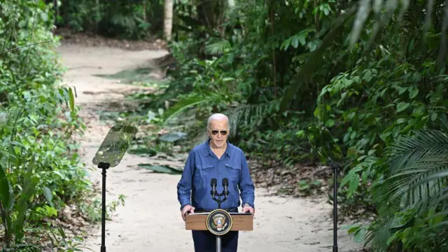 Joe Biden durante discurso na floresta amazônica