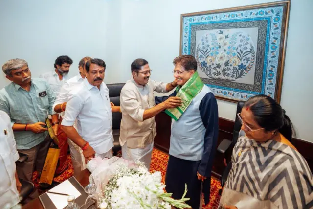 பியூஷ் கோயல் முன்னிலையில் அதிமுக கூட்டணியில் இணைந்த டிடிவி தினகரன் 