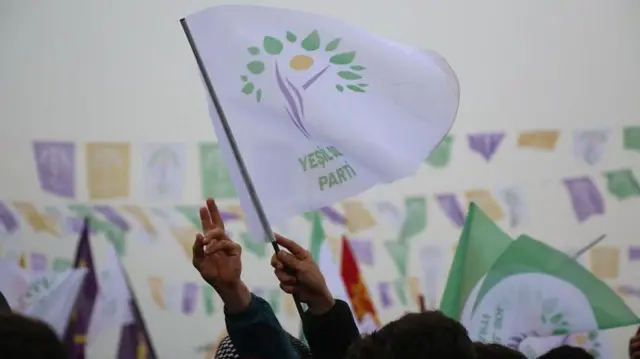 YSP flaması