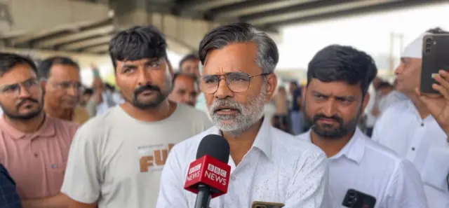 નંદલાલ અને અન્ય ખેડૂતો 