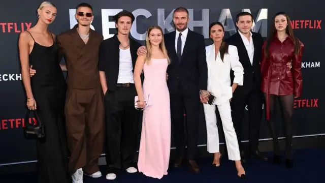 دیوید بکام همراه با خانوادهاش در مراسم نمایش فیلم مستند زندگیاش