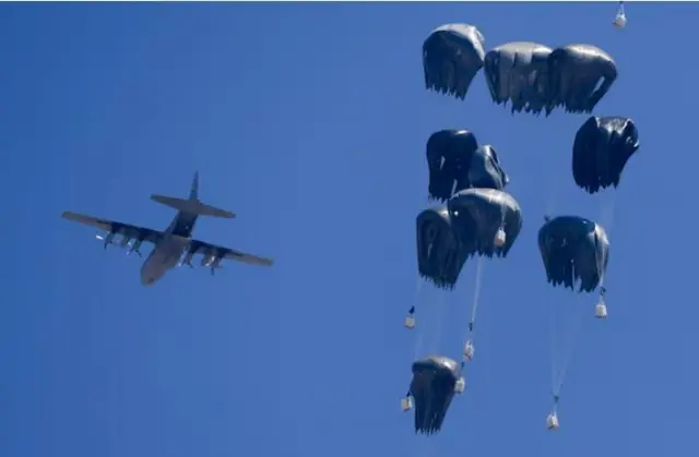 Hayotdan yalangoch qizlar