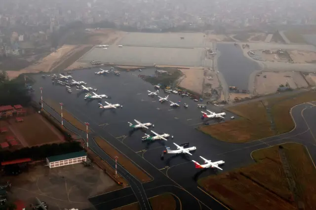 काठमाण्डूस्थित त्रिभुवन अन्तर्राष्ट्रिय विमानस्थलमा विमानहरू