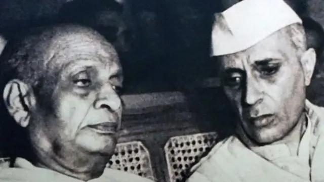 सरदार पटेल और पूर्व प्रधानमंत्री जवाहरलाल नेहरू 
