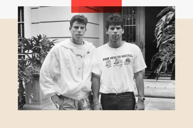 Erik na Lyle Menendez, ambao walipatikana na hatia ya kuwaua wazazi wao