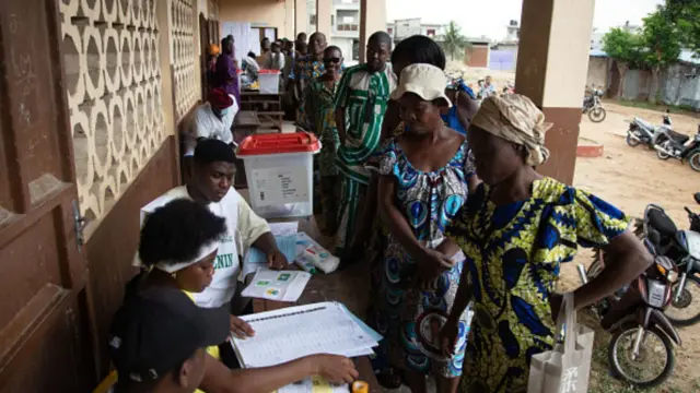 Voters queue to cast dia vote for Benin Republic election