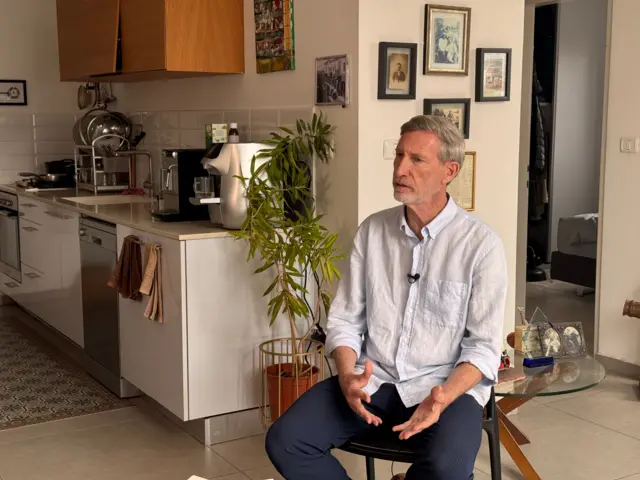  الطيار الإسرائيلي السابق في سلاح الجو جاي بوران