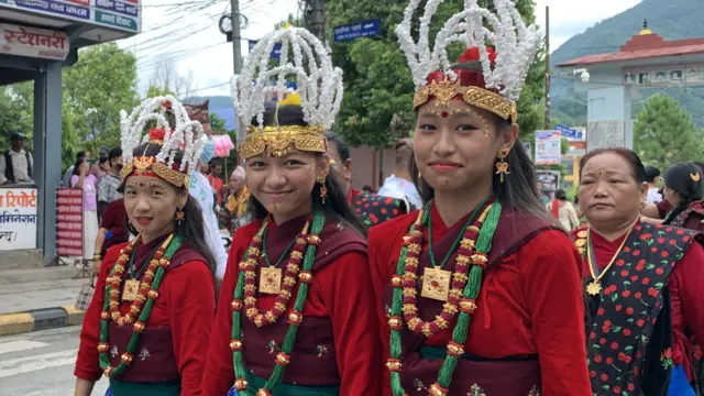 आदिवासी दिवसका दिन निकालिएको र्‍याली