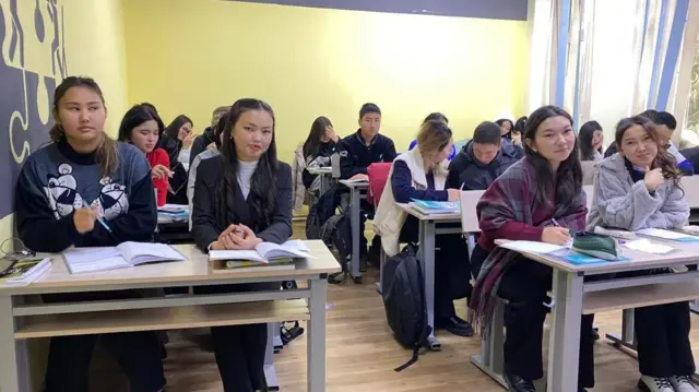 Кошумча курс окуп жаткан аймактагы окуучулар 