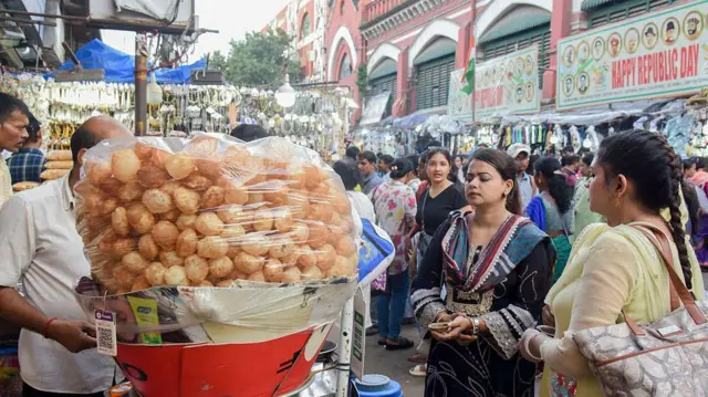 বাংলাদেশি পর্যটকদের মধ্যে অনেকের প্রিয় জায়গা কলকাতার নিউমার্কেট (ফাইল চিত্র)