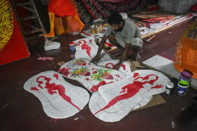 পিরিয়ডের সময়েও কলকাতার এই মণ্ডপে এসে পুজো দিতে পারবেন নারীরা