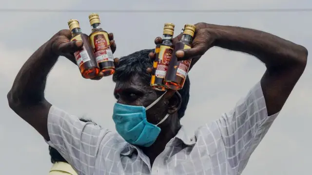 ஆன்லைனில் மது முன்பதிவு திட்டம்