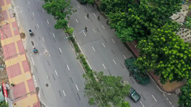 কারফিউয়ে ঢাকার রাস্তা