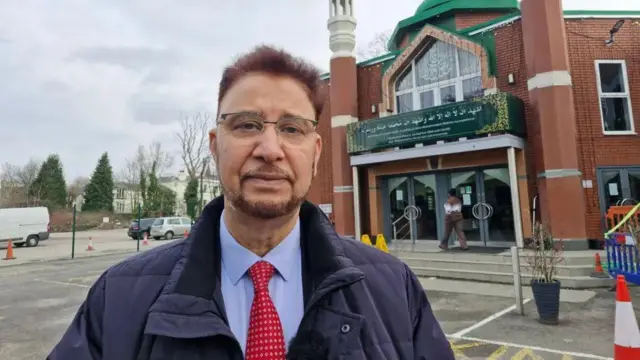 افضل خان، نماینده منچستر راشولم در پارلمان بریتانیا