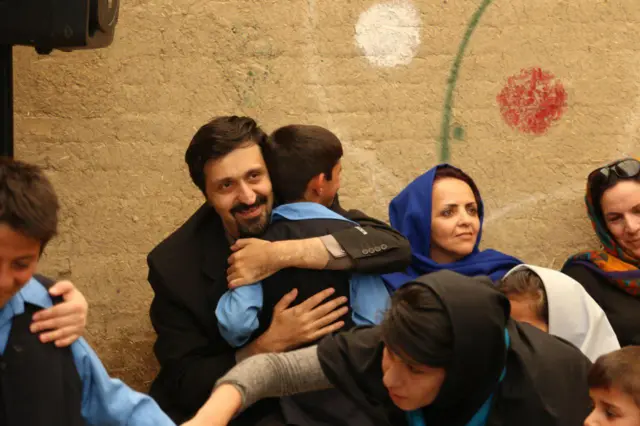 شارمین میمندینژاد به مدت بیش از دو دهه بنیاد خیریه امام علی را اداره میکرد