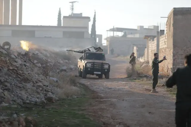 သူပုန်တွေရဲ့ နောက်ဆုံးလက်ကျန် ခြေကုပ်မြို့ အစ်လစ်(ပ)